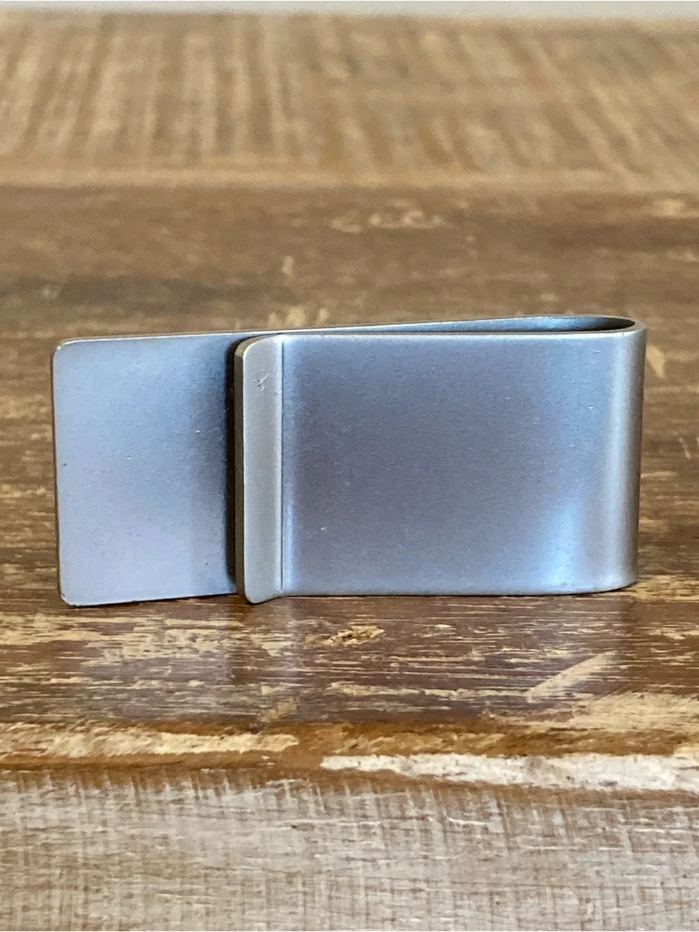 Men's Silver-Tone and Light Yellow Slim Money Clip
